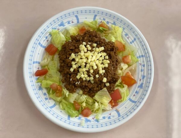 ご当地メニューは南の島の料理！